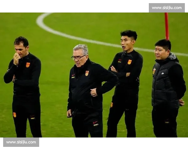 国足新帅悬而未决：短期难破困局 10 月热身赛对手成谜