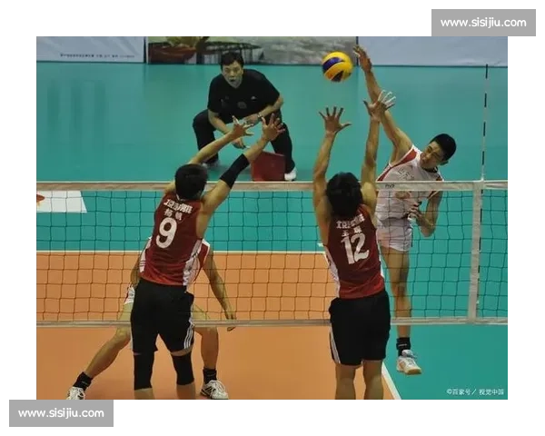 排球场上的每一次扣杀，都是力量与技巧的完美结合