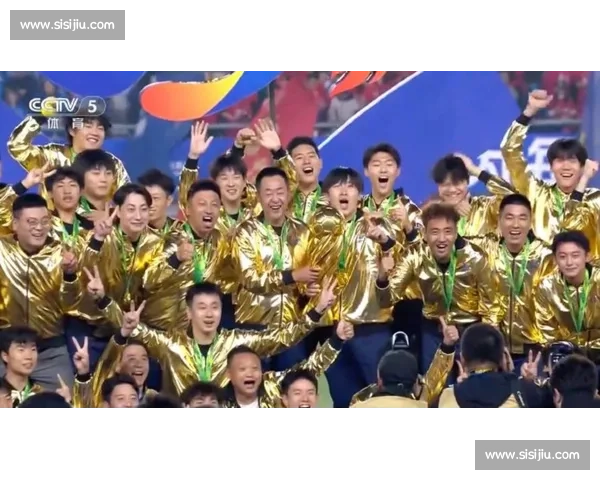 苏超年度颁奖盛典：谁将捧起梦想的奖杯，答案今夜揭晓！